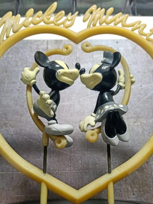 Moving Motions Kiss in Heart Mickey and Minnie Mouse Collection