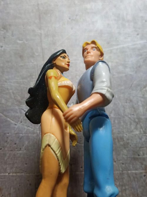 Disney Princess Pocahontas and Captain John Smith Set